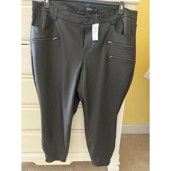 Torrid Plus Size Black Coated Ponte Multi Zip Faux Leather Pants Size 24 - Picture 2 of 5